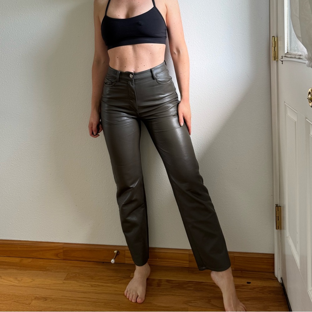 Wilfred Aritzia Olive Green Faux Leather Straight Leg Trousers Pants size 2